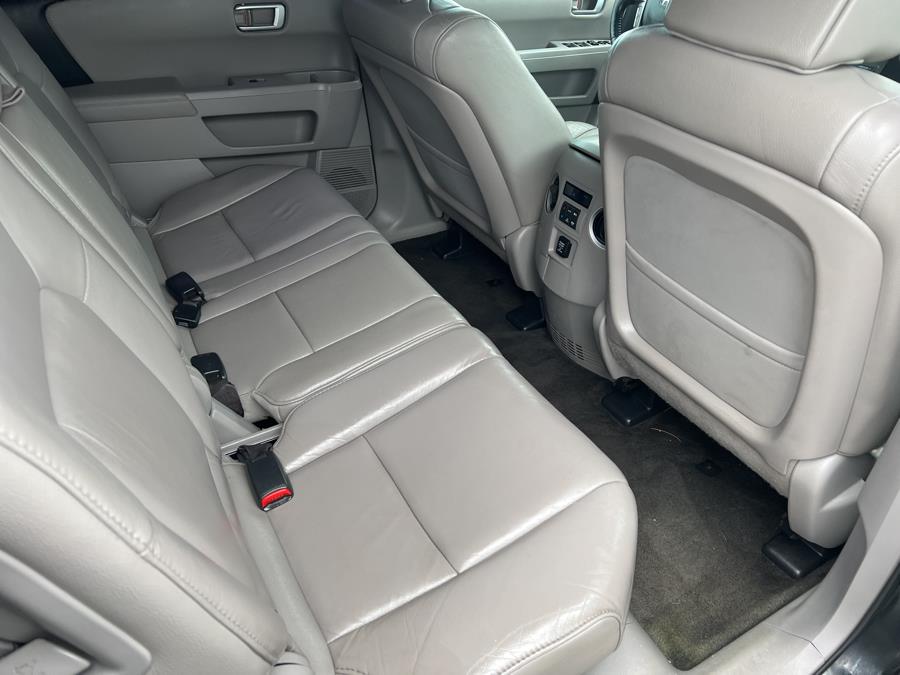 2012 Honda Pilot 4WD 4dr EX-L w/Navi, available for sale in Milford, Connecticut | Dealertown Auto Wholesalers. Milford, Connecticut 2012 Honda Pilot 4WD 4dr EX-L w/Navi, available for sale in Milford, Connecticut | Dealertown Auto Wholesalers. Milford, Connecticut