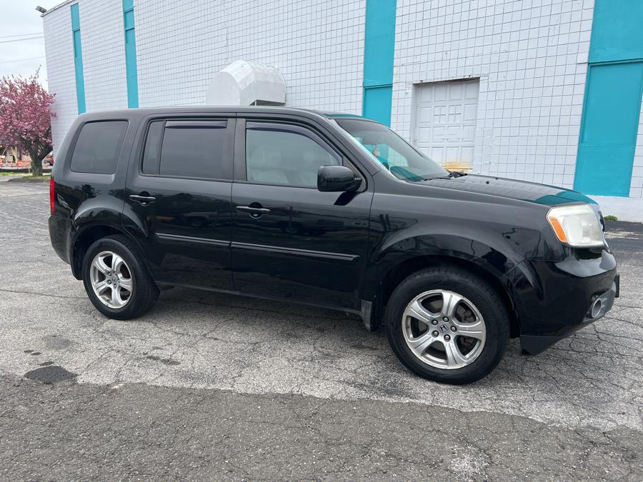 2012 Honda Pilot 4WD 4dr EX-L w/Navi, available for sale in Milford, Connecticut | Dealertown Auto Wholesalers. Milford, Connecticut 2012 Honda Pilot 4WD 4dr EX-L w/Navi, available for sale in Milford, Connecticut | Dealertown Auto Wholesalers. Milford, Connecticut