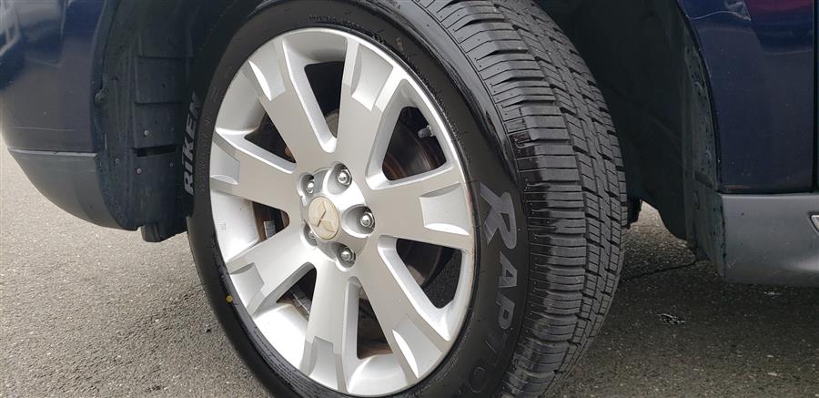 2010 Mitsubishi Outlander 4WD 4dr SE, available for sale in Little Ferry, New Jersey | Victoria Preowned Autos Inc. Little Ferry, New Jersey 2010 Mitsubishi Outlander 4WD 4dr SE, available for sale in Little Ferry, New Jersey | Victoria Preowned Autos Inc. Little Ferry, New Jersey