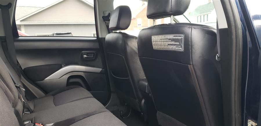 2010 Mitsubishi Outlander 4WD 4dr SE, available for sale in Little Ferry, New Jersey | Victoria Preowned Autos Inc. Little Ferry, New Jersey 2010 Mitsubishi Outlander 4WD 4dr SE, available for sale in Little Ferry, New Jersey | Victoria Preowned Autos Inc. Little Ferry, New Jersey