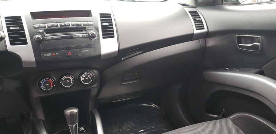 2010 Mitsubishi Outlander 4WD 4dr SE, available for sale in Little Ferry, New Jersey | Victoria Preowned Autos Inc. Little Ferry, New Jersey 2010 Mitsubishi Outlander 4WD 4dr SE, available for sale in Little Ferry, New Jersey | Victoria Preowned Autos Inc. Little Ferry, New Jersey
