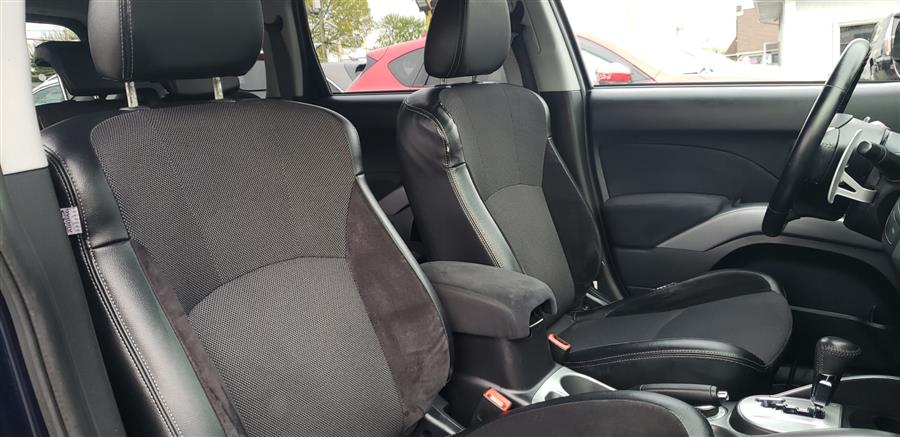 2010 Mitsubishi Outlander 4WD 4dr SE, available for sale in Little Ferry, New Jersey | Victoria Preowned Autos Inc. Little Ferry, New Jersey 2010 Mitsubishi Outlander 4WD 4dr SE, available for sale in Little Ferry, New Jersey | Victoria Preowned Autos Inc. Little Ferry, New Jersey