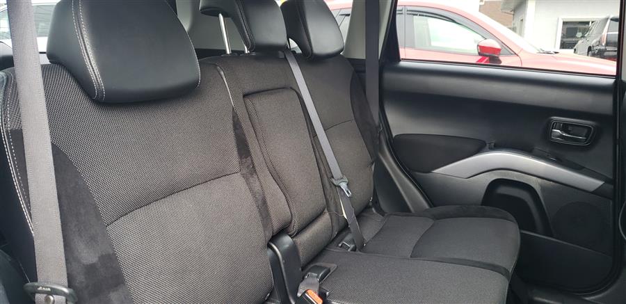 2010 Mitsubishi Outlander 4WD 4dr SE, available for sale in Little Ferry, New Jersey | Victoria Preowned Autos Inc. Little Ferry, New Jersey 2010 Mitsubishi Outlander 4WD 4dr SE, available for sale in Little Ferry, New Jersey | Victoria Preowned Autos Inc. Little Ferry, New Jersey