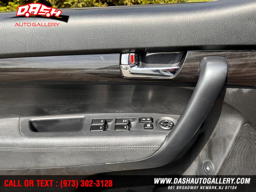 2013 Kia Sorento 2WD 4dr I4-GDI LX, available for sale in Newark, New Jersey | Dash Auto Gallery Inc.. Newark, New Jersey 2013 Kia Sorento 2WD 4dr I4-GDI LX, available for sale in Newark, New Jersey | Dash Auto Gallery Inc.. Newark, New Jersey