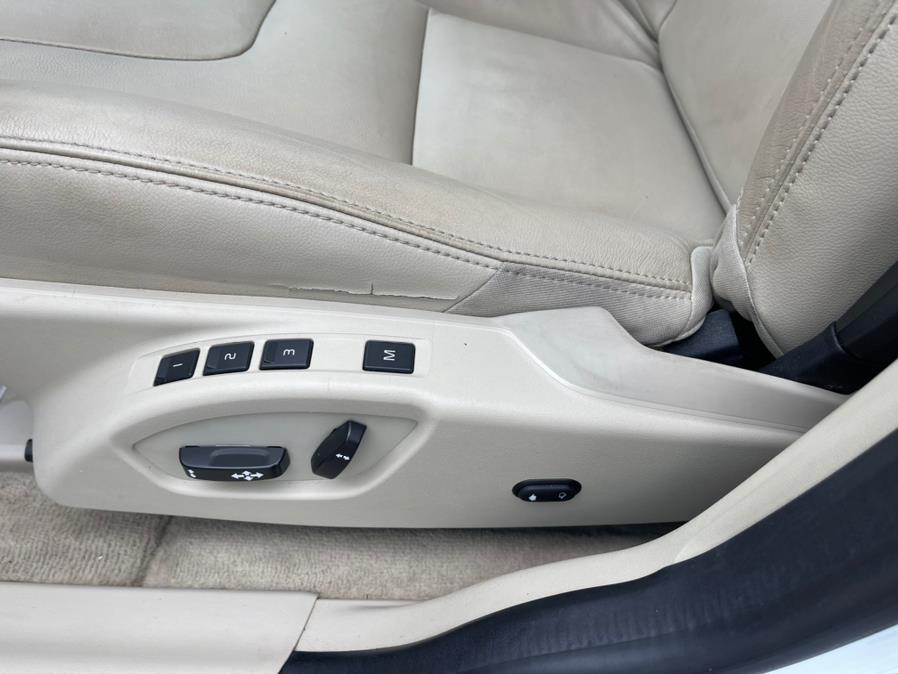 2016 Volvo XC60 AWD 4dr T6 *Ltd Avail*, available for sale in South Windsor, Connecticut | Mike And Tony Auto Sales, Inc. South Windsor, Connecticut 2016 Volvo XC60 AWD 4dr T6 *Ltd Avail*, available for sale in South Windsor, Connecticut | Mike And Tony Auto Sales, Inc. South Windsor, Connecticut