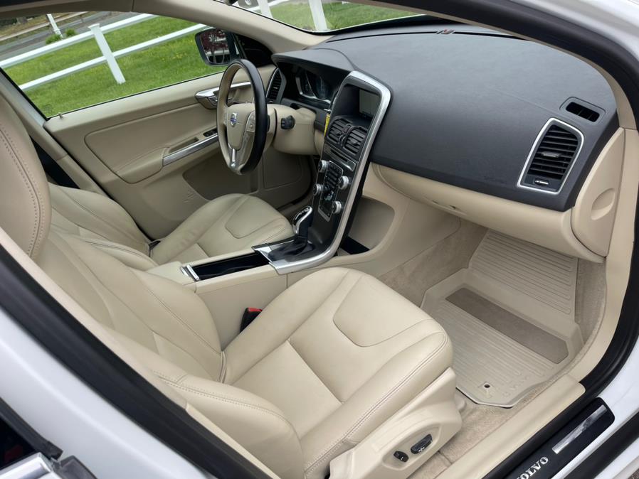 2016 Volvo XC60 AWD 4dr T6 *Ltd Avail*, available for sale in South Windsor, Connecticut | Mike And Tony Auto Sales, Inc. South Windsor, Connecticut 2016 Volvo XC60 AWD 4dr T6 *Ltd Avail*, available for sale in South Windsor, Connecticut | Mike And Tony Auto Sales, Inc. South Windsor, Connecticut