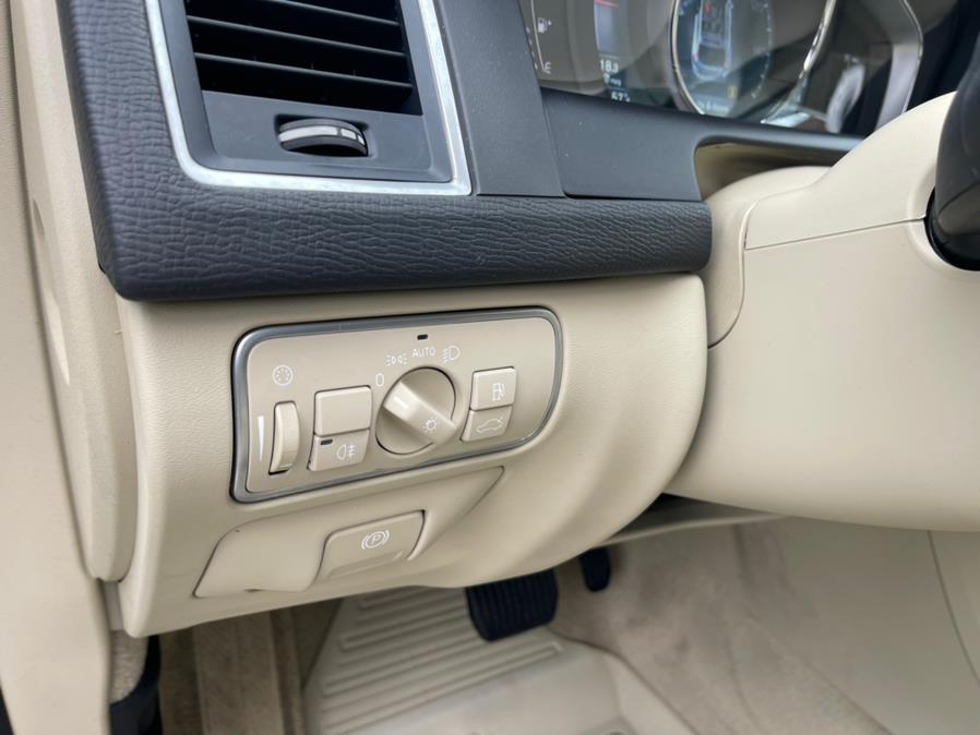 2016 Volvo XC60 AWD 4dr T6 *Ltd Avail*, available for sale in South Windsor, Connecticut | Mike And Tony Auto Sales, Inc. South Windsor, Connecticut 2016 Volvo XC60 AWD 4dr T6 *Ltd Avail*, available for sale in South Windsor, Connecticut | Mike And Tony Auto Sales, Inc. South Windsor, Connecticut