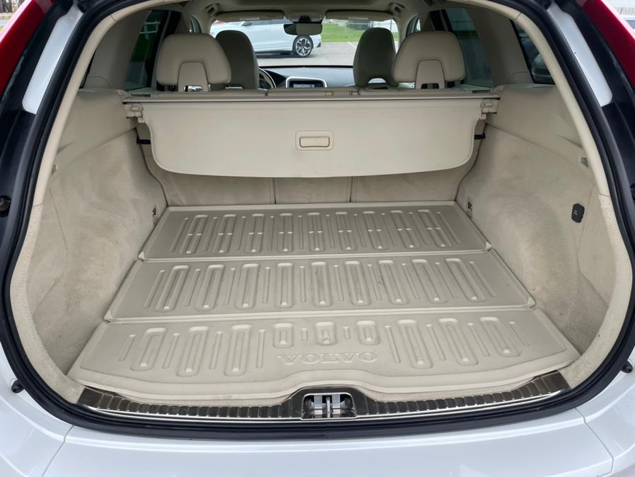 2016 Volvo XC60 AWD 4dr T6 *Ltd Avail*, available for sale in South Windsor, Connecticut | Mike And Tony Auto Sales, Inc. South Windsor, Connecticut 2016 Volvo XC60 AWD 4dr T6 *Ltd Avail*, available for sale in South Windsor, Connecticut | Mike And Tony Auto Sales, Inc. South Windsor, Connecticut