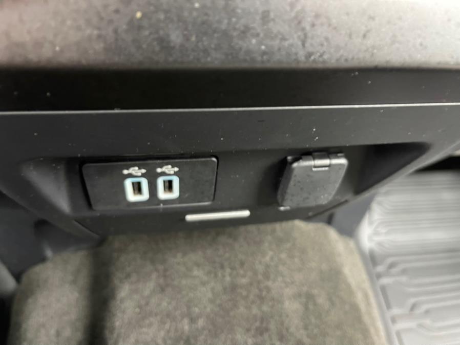 Used Ford Super Duty F-350 SRW XLT 4WD SuperCab 6.75'' Box 2017 | Mike And Tony Auto Sales, Inc. South Windsor, Connecticut Used Ford Super Duty F-350 SRW XLT 4WD SuperCab 6.75'' Box 2017 | Mike And Tony Auto Sales, Inc. South Windsor, Connecticut