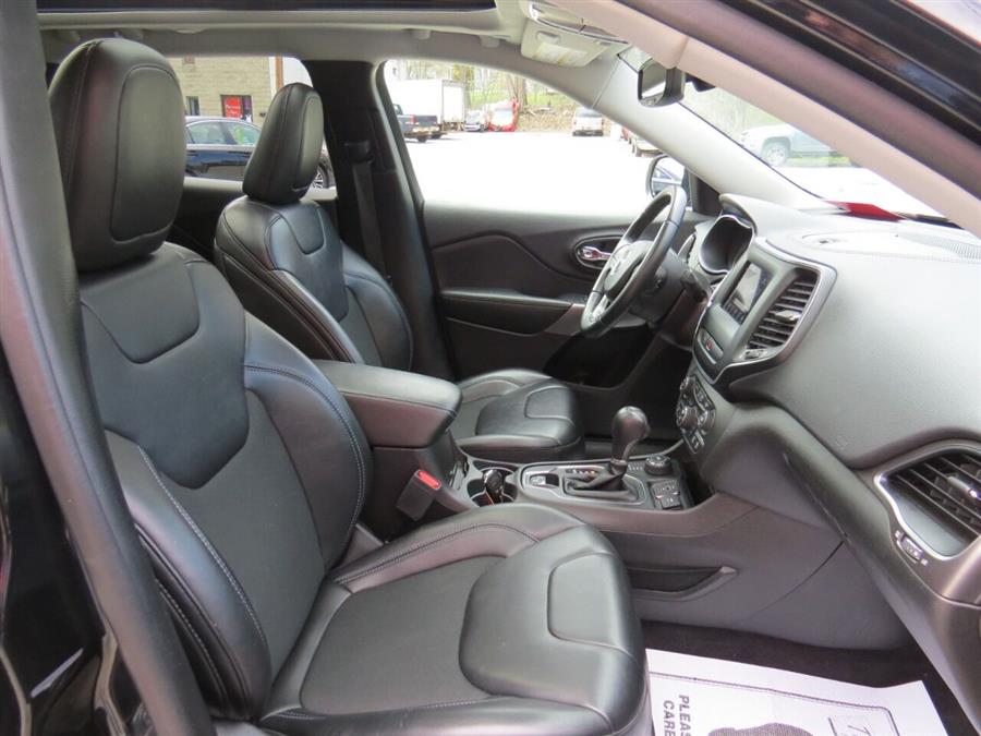Used Jeep Cherokee Latitude Plus 4x4 4dr SUV 2019 | Lake City Exports Inc. Auburn, Maine Used Jeep Cherokee Latitude Plus 4x4 4dr SUV 2019 | Lake City Exports Inc. Auburn, Maine