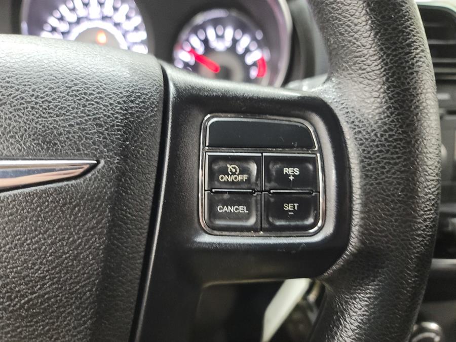 2013 Chrysler 200 4dr Sdn LX, available for sale in West Haven, Connecticut | Auto Fair Inc.. West Haven, Connecticut 2013 Chrysler 200 4dr Sdn LX, available for sale in West Haven, Connecticut | Auto Fair Inc.. West Haven, Connecticut