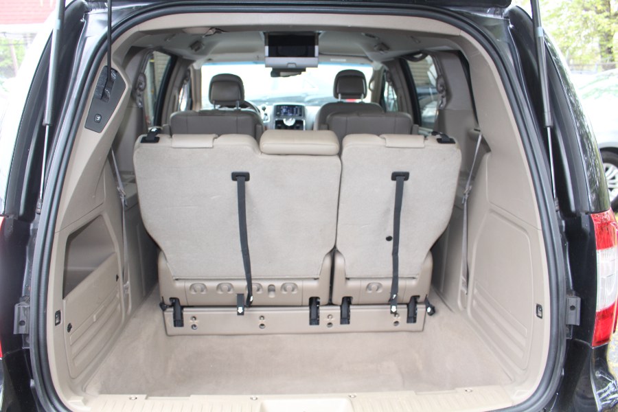 2015 Chrysler Town & Country 4dr Wgn Touring, available for sale in Paterson, New Jersey | Xcell Motors LLC. Paterson, New Jersey 2015 Chrysler Town & Country 4dr Wgn Touring, available for sale in Paterson, New Jersey | Xcell Motors LLC. Paterson, New Jersey
