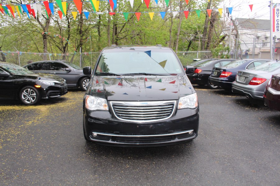2015 Chrysler Town & Country 4dr Wgn Touring, available for sale in Paterson, New Jersey | Xcell Motors LLC. Paterson, New Jersey 2015 Chrysler Town & Country 4dr Wgn Touring, available for sale in Paterson, New Jersey | Xcell Motors LLC. Paterson, New Jersey