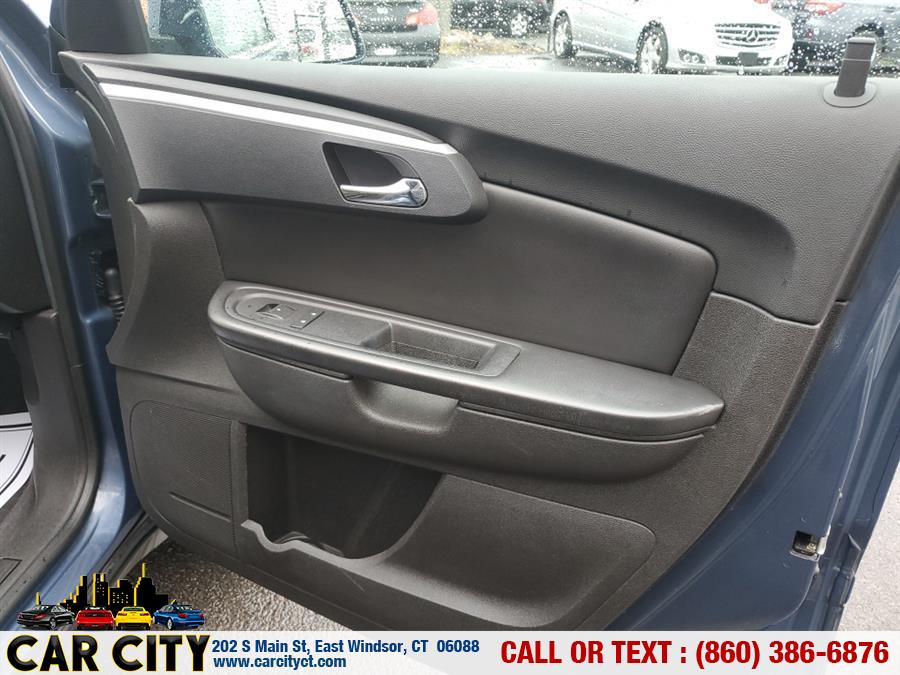 2012 Chevrolet Traverse FWD 4dr LT w/1LT, available for sale in East Windsor, Connecticut | Car City LLC. East Windsor, Connecticut 2012 Chevrolet Traverse FWD 4dr LT w/1LT, available for sale in East Windsor, Connecticut | Car City LLC. East Windsor, Connecticut