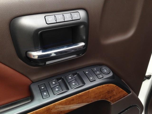 Used Chevrolet Silverado 3500hd High Country 4WD w/ Navi & rearCam 2016 | Car Revolution. Maple Shade, New Jersey Used Chevrolet Silverado 3500hd High Country 4WD w/ Navi & rearCam 2016 | Car Revolution. Maple Shade, New Jersey