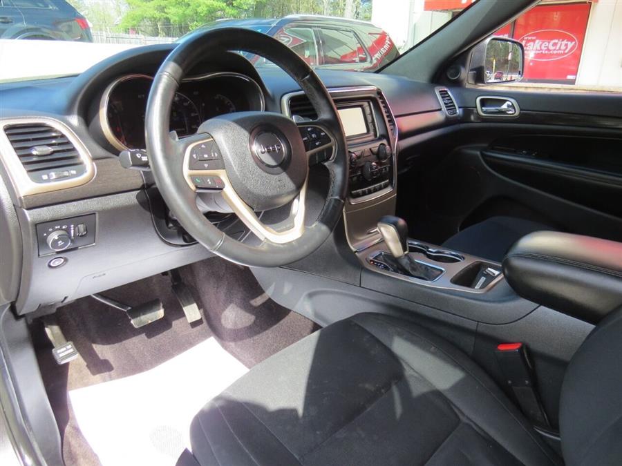 Used Jeep Grand Cherokee Laredo E 4x4 4dr SUV 2017 | Lake City Exports Inc. Auburn, Maine Used Jeep Grand Cherokee Laredo E 4x4 4dr SUV 2017 | Lake City Exports Inc. Auburn, Maine