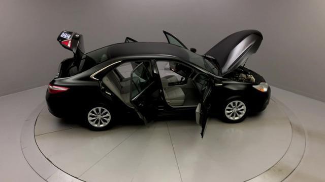 2017 Toyota Camry LE Auto, available for sale in Naugatuck, Connecticut | J&M Automotive Sls&Svc LLC. Naugatuck, Connecticut 2017 Toyota Camry LE Auto, available for sale in Naugatuck, Connecticut | J&M Automotive Sls&Svc LLC. Naugatuck, Connecticut