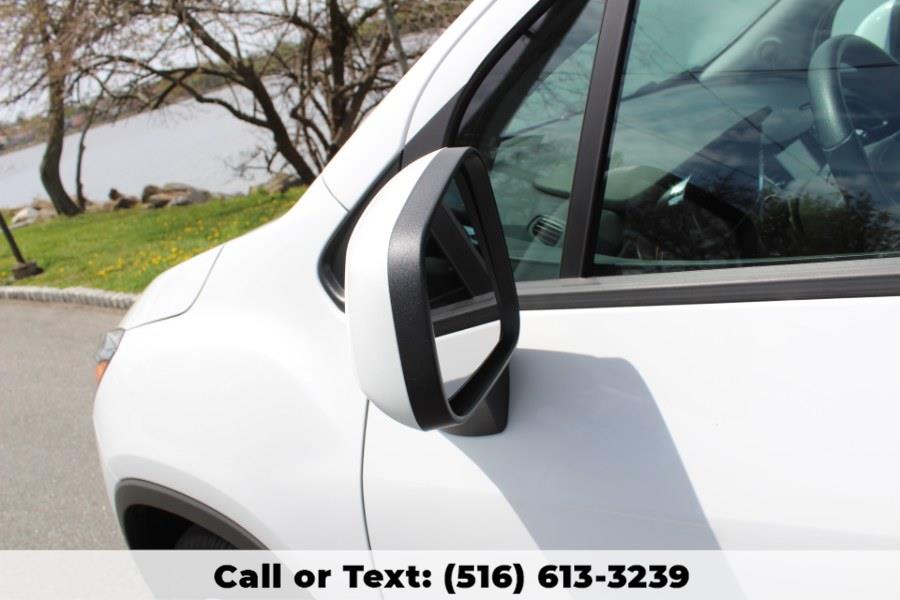 2019 Chevrolet Trax FWD 4dr LS, available for sale in Great Neck, New York | Great Neck Car Buyers & Sellers. Great Neck, New York 2019 Chevrolet Trax FWD 4dr LS, available for sale in Great Neck, New York | Great Neck Car Buyers & Sellers. Great Neck, New York