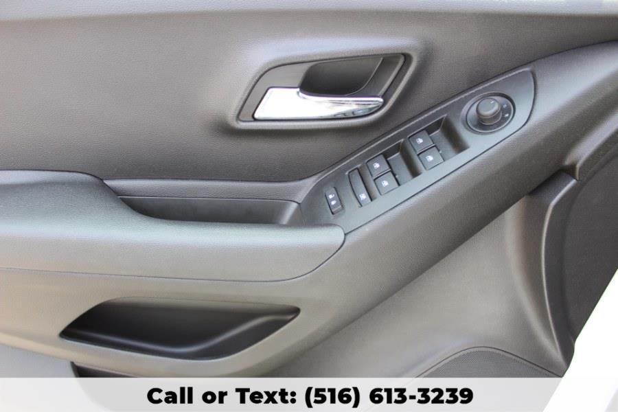 2019 Chevrolet Trax FWD 4dr LS, available for sale in Great Neck, New York | Great Neck Car Buyers & Sellers. Great Neck, New York 2019 Chevrolet Trax FWD 4dr LS, available for sale in Great Neck, New York | Great Neck Car Buyers & Sellers. Great Neck, New York