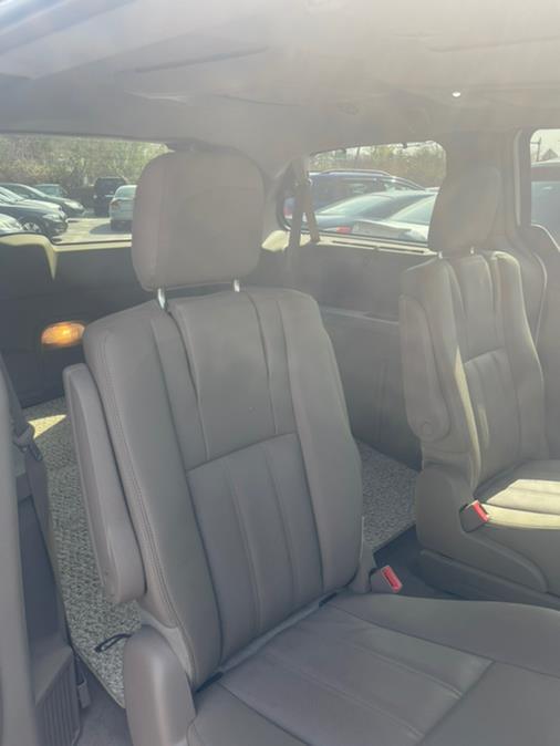 Used Chrysler Town & Country 4dr Wgn Touring-L 2015 | J & A Auto Center. Raynham, Massachusetts Used Chrysler Town & Country 4dr Wgn Touring-L 2015 | J & A Auto Center. Raynham, Massachusetts