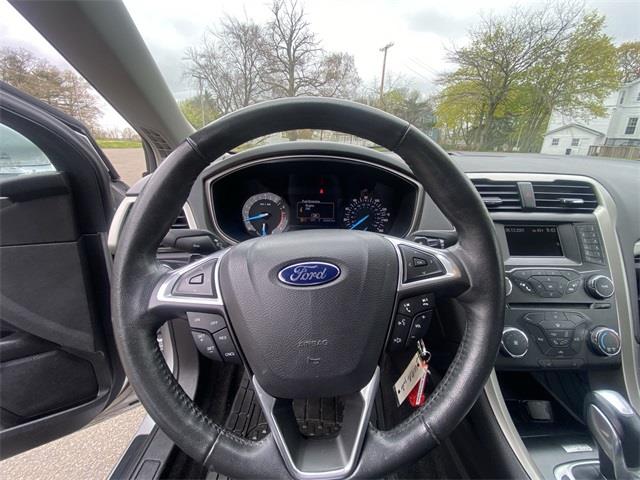 Used Ford Fusion SE 2014 | Wiz Leasing Inc. Stratford, Connecticut Used Ford Fusion SE 2014 | Wiz Leasing Inc. Stratford, Connecticut