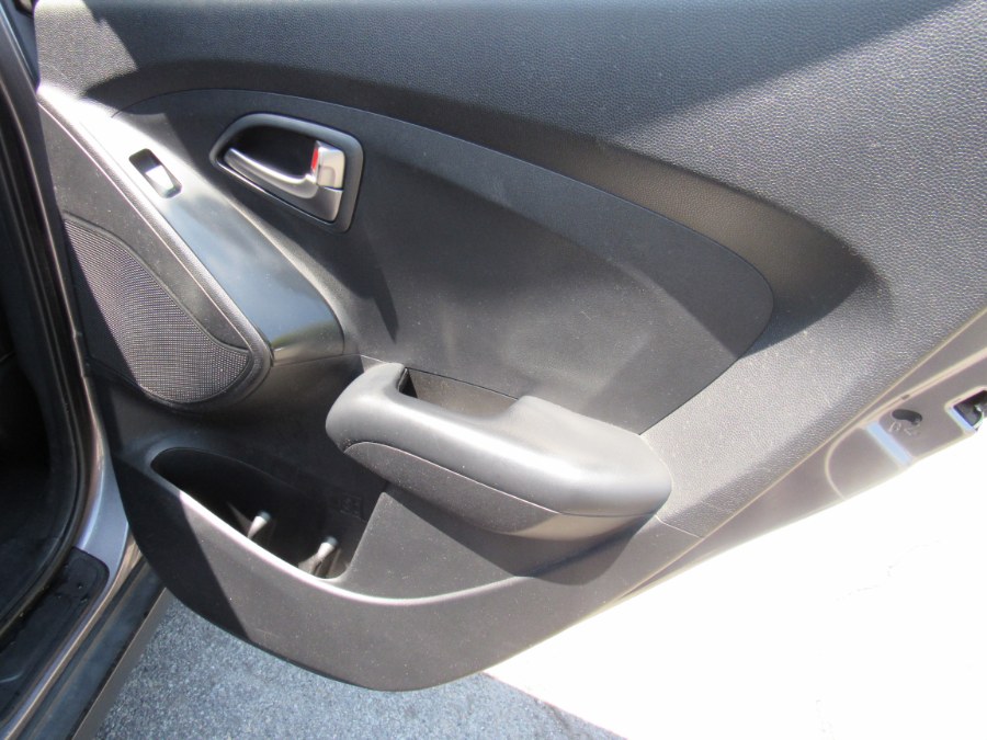 2014 Hyundai Tucson GLS, available for sale in Worcester, Massachusetts | Hilario's Auto Sales Inc.. Worcester, Massachusetts 2014 Hyundai Tucson GLS, available for sale in Worcester, Massachusetts | Hilario's Auto Sales Inc.. Worcester, Massachusetts