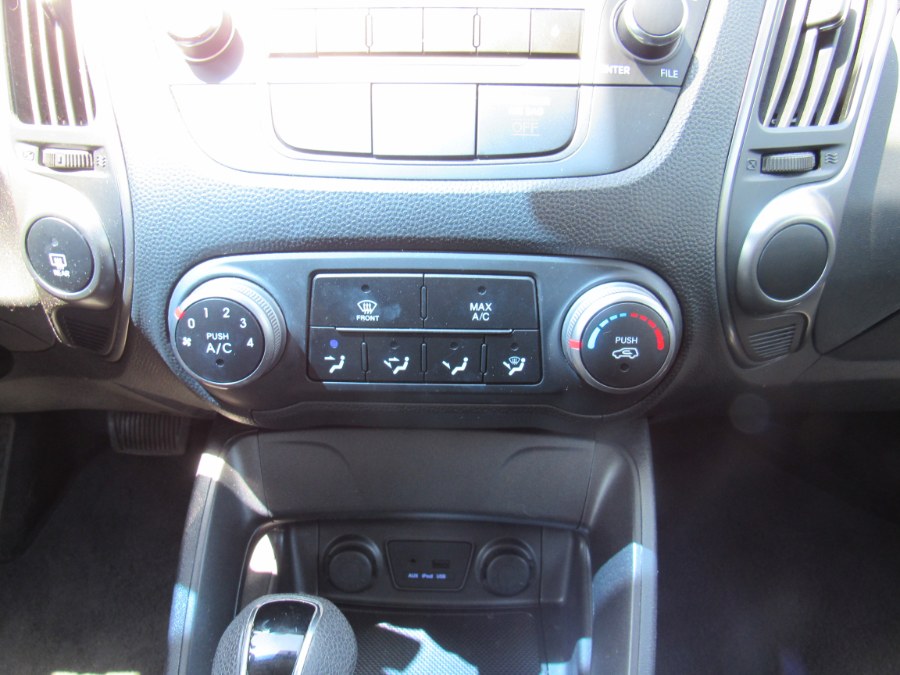 2014 Hyundai Tucson GLS, available for sale in Worcester, Massachusetts | Hilario's Auto Sales Inc.. Worcester, Massachusetts 2014 Hyundai Tucson GLS, available for sale in Worcester, Massachusetts | Hilario's Auto Sales Inc.. Worcester, Massachusetts