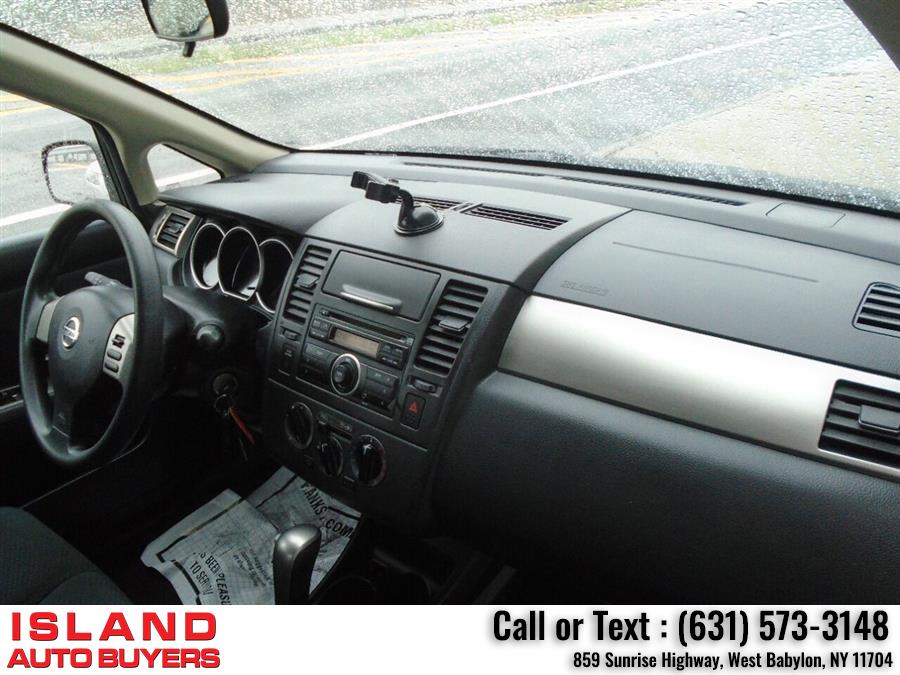 Used Nissan Versa 1.8 S 4dr Hatchback 4A 2010 | Island Auto Buyers. West Babylon, New York Used Nissan Versa 1.8 S 4dr Hatchback 4A 2010 | Island Auto Buyers. West Babylon, New York