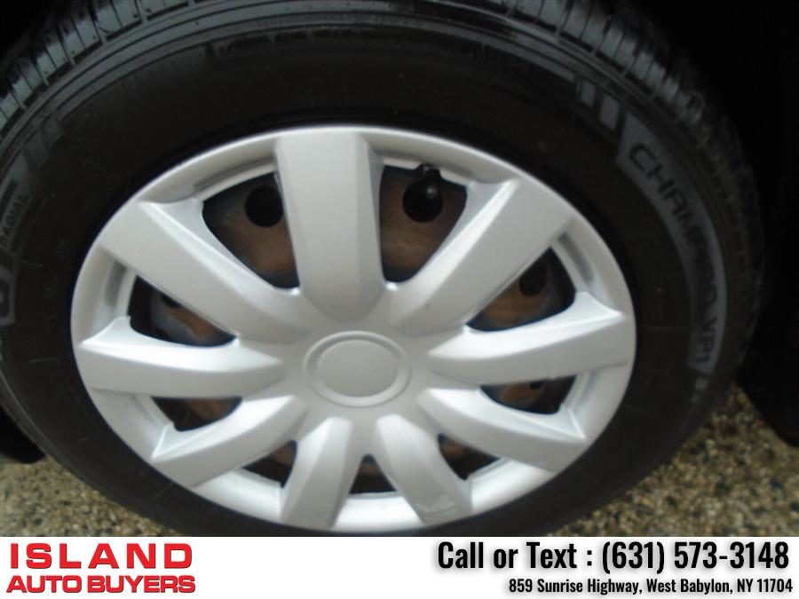 Used Nissan Versa 1.8 S 4dr Hatchback 4A 2010 | Island Auto Buyers. West Babylon, New York Used Nissan Versa 1.8 S 4dr Hatchback 4A 2010 | Island Auto Buyers. West Babylon, New York
