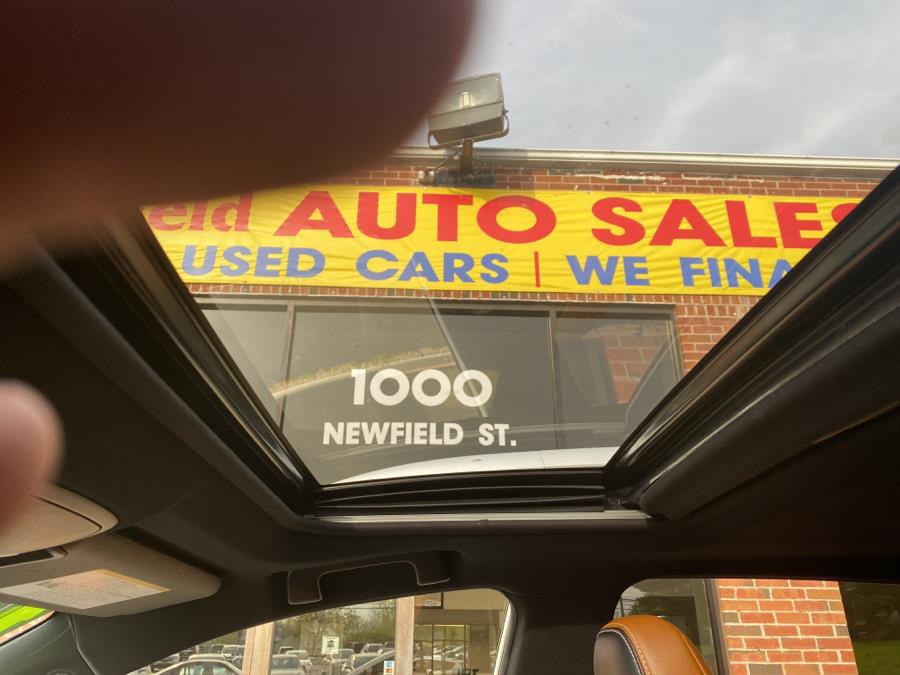 Used Toyota RAV4 AWD 4dr SE (Natl) 2016 | Newfield Auto Sales. Middletown, Connecticut Used Toyota RAV4 AWD 4dr SE (Natl) 2016 | Newfield Auto Sales. Middletown, Connecticut