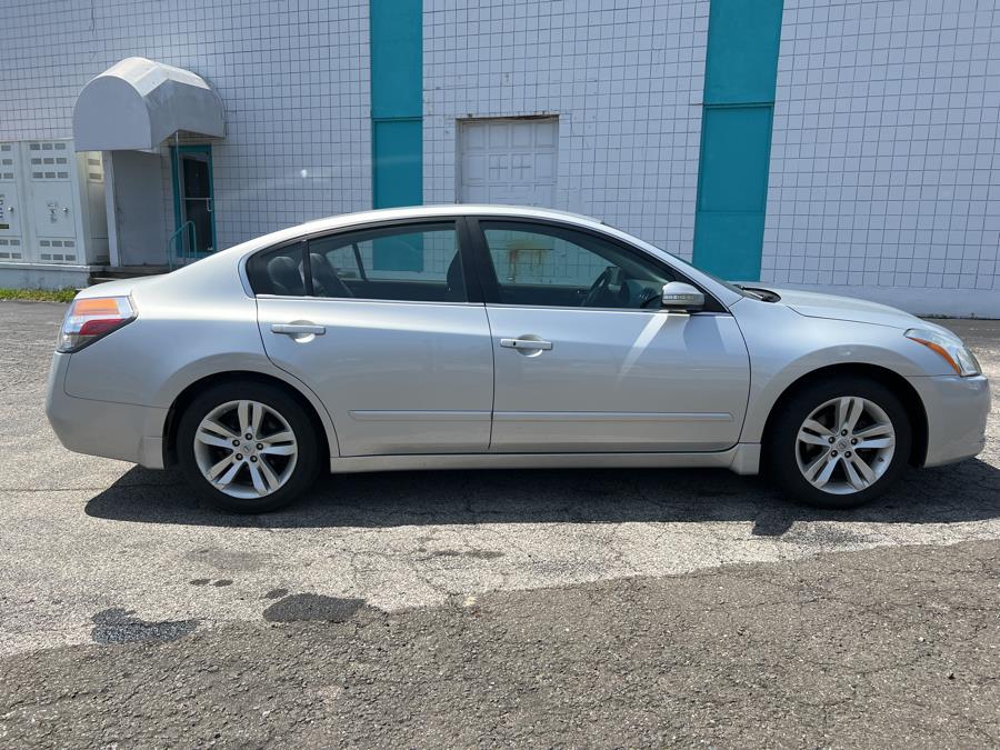 2012 Nissan Altima 4dr Sdn V6 CVT 3.5 SR, available for sale in Milford, Connecticut | Dealertown Auto Wholesalers. Milford, Connecticut