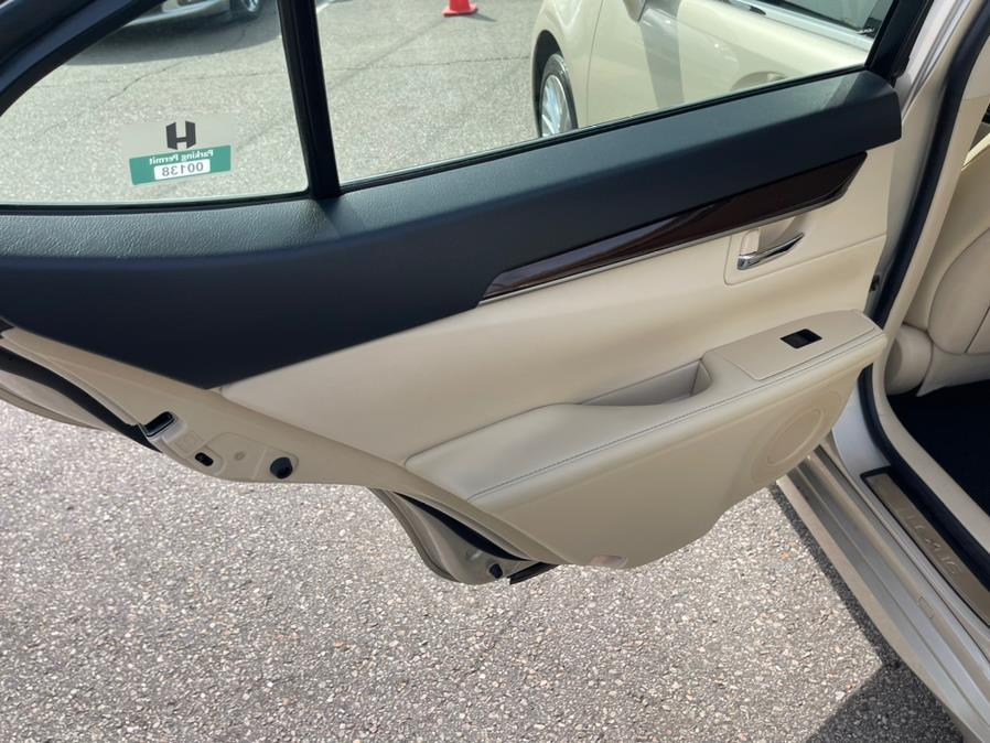 Used Lexus ES 350 4dr Sdn 2013 | Mike And Tony Auto Sales, Inc. South Windsor, Connecticut Used Lexus ES 350 4dr Sdn 2013 | Mike And Tony Auto Sales, Inc. South Windsor, Connecticut