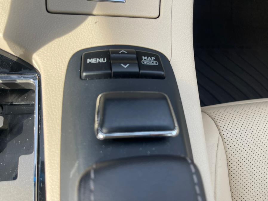 Used Lexus ES 350 4dr Sdn 2013 | Mike And Tony Auto Sales, Inc. South Windsor, Connecticut Used Lexus ES 350 4dr Sdn 2013 | Mike And Tony Auto Sales, Inc. South Windsor, Connecticut