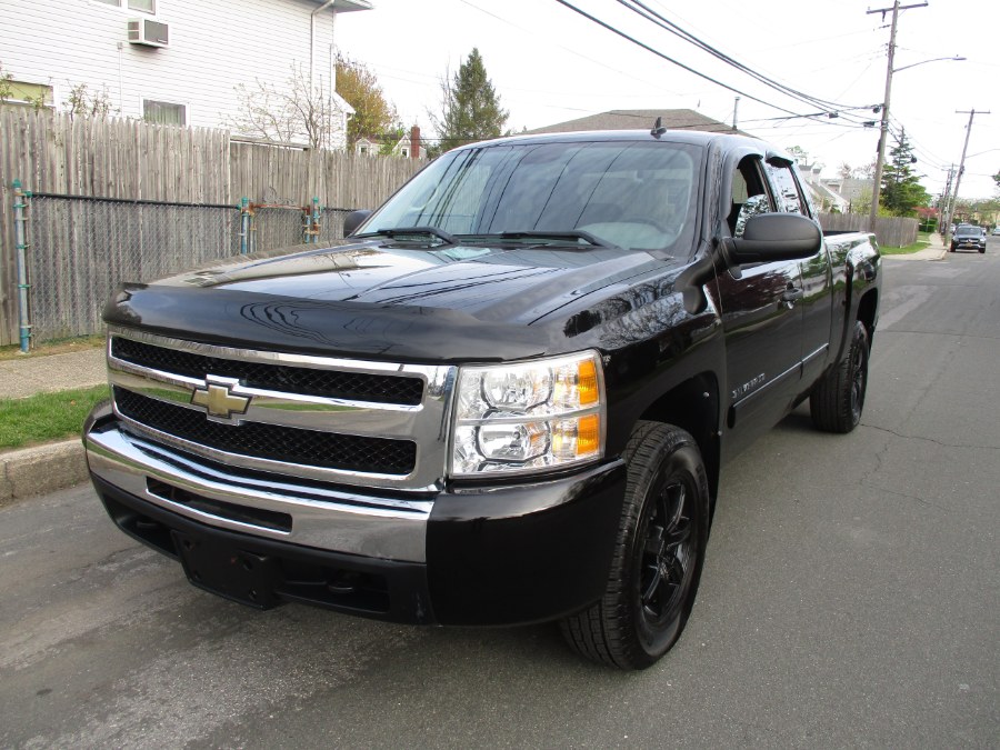 Used Chevrolet Silverado 1500 4WD Ext Cab 143.5" LS 2011 | New Gen Auto Group. West Babylon, New York Used Chevrolet Silverado 1500 4WD Ext Cab 143.5" LS 2011 | New Gen Auto Group. West Babylon, New York