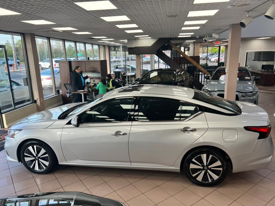 Used Nissan Altima 2.5 SL Sedan 2020 | Power Motors East. Massapequa Park, New York Used Nissan Altima 2.5 SL Sedan 2020 | Power Motors East. Massapequa Park, New York