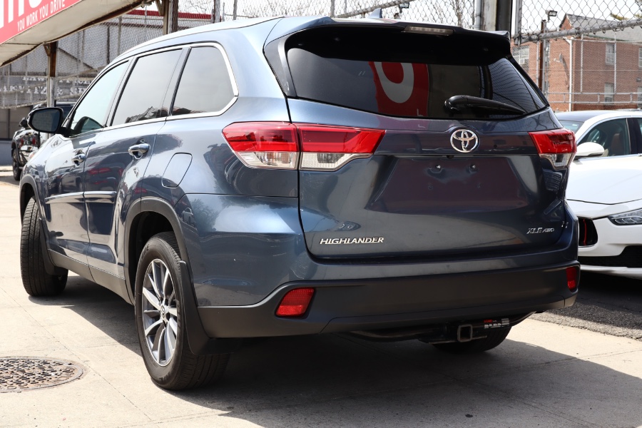 2019 Toyota Highlander XLE V6 AWD (Natl), available for sale in Jamaica, New York | Hillside Auto Mall Inc.. Jamaica, New York 2019 Toyota Highlander XLE V6 AWD (Natl), available for sale in Jamaica, New York | Hillside Auto Mall Inc.. Jamaica, New York