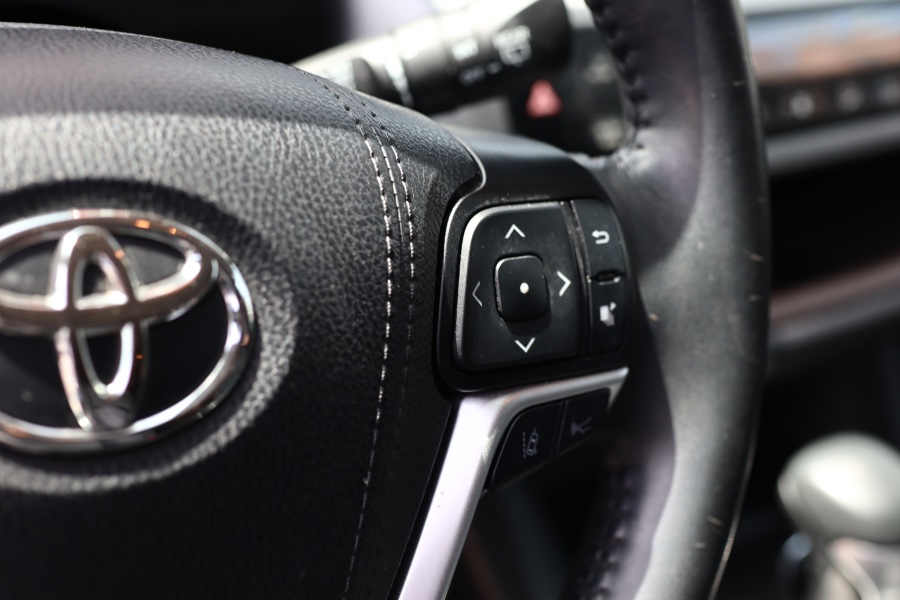 2019 Toyota Highlander XLE V6 AWD (Natl), available for sale in Jamaica, New York | Hillside Auto Mall Inc.. Jamaica, New York 2019 Toyota Highlander XLE V6 AWD (Natl), available for sale in Jamaica, New York | Hillside Auto Mall Inc.. Jamaica, New York