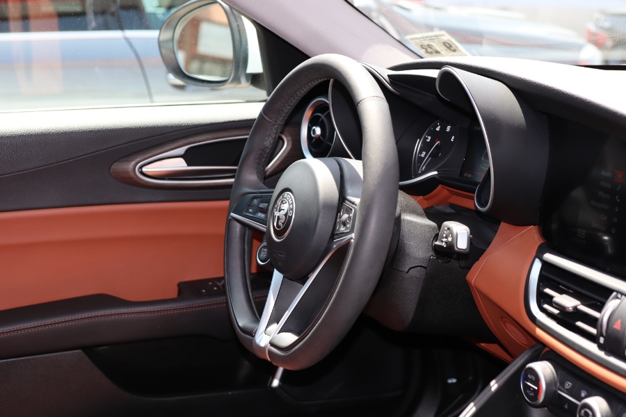 2018 Alfa Romeo Giulia Ti Sport AWD, available for sale in Jamaica, New York | Hillside Auto Mall Inc.. Jamaica, New York 2018 Alfa Romeo Giulia Ti Sport AWD, available for sale in Jamaica, New York | Hillside Auto Mall Inc.. Jamaica, New York