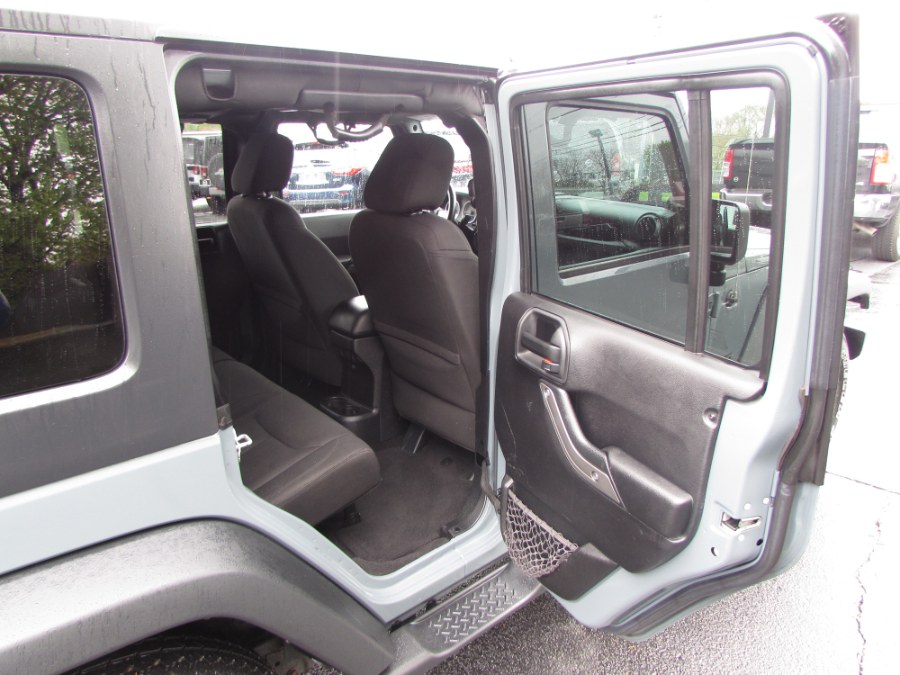 2014 Jeep Wrangler Unlimited 4WD 4dr Willys Wheeler, available for sale in Milford, Connecticut | Chip's Auto Sales Inc. Milford, Connecticut 2014 Jeep Wrangler Unlimited 4WD 4dr Willys Wheeler, available for sale in Milford, Connecticut | Chip's Auto Sales Inc. Milford, Connecticut
