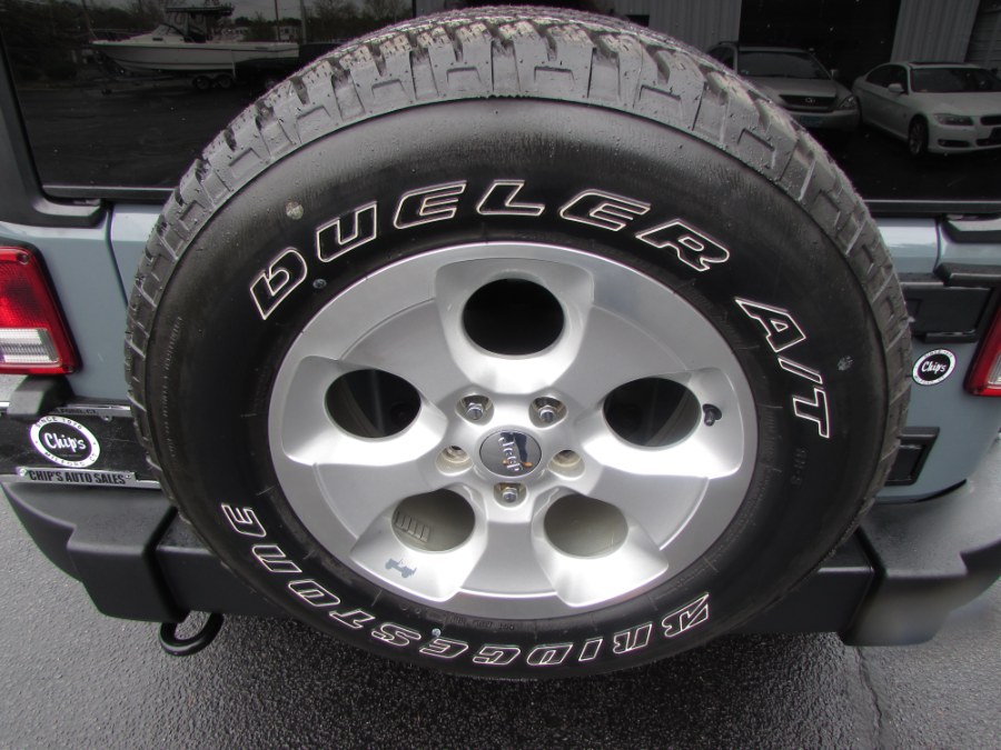 2014 Jeep Wrangler Unlimited 4WD 4dr Willys Wheeler, available for sale in Milford, Connecticut | Chip's Auto Sales Inc. Milford, Connecticut 2014 Jeep Wrangler Unlimited 4WD 4dr Willys Wheeler, available for sale in Milford, Connecticut | Chip's Auto Sales Inc. Milford, Connecticut