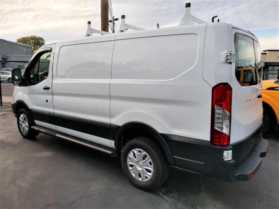 Used Ford Transit 250 Cargo Van T-250 130" Low Rf 9000 GVWR Swing-Out RH Dr 2015 | Warwick Auto Sales Inc. COPIAGUE, New York