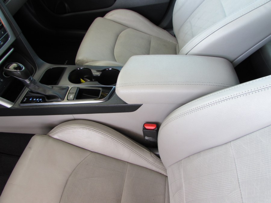 Used Hyundai Sonata 4dr Sdn 2.4L Sport 2015 | VIP Auto Enterprise, Inc. Orlando, Florida Used Hyundai Sonata 4dr Sdn 2.4L Sport 2015 | VIP Auto Enterprise, Inc. Orlando, Florida