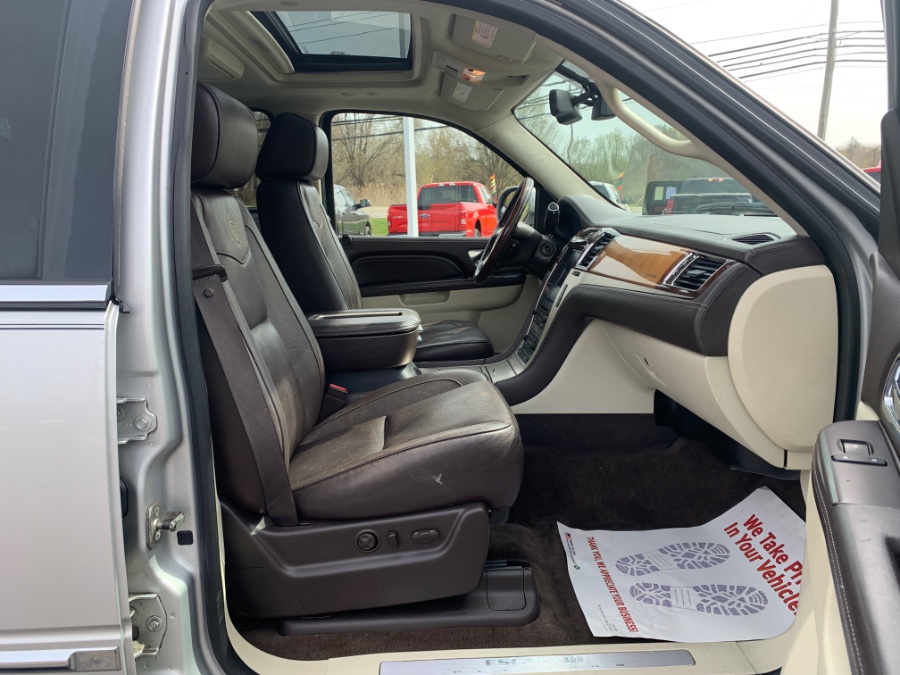 Used Cadillac Escalade AWD 4dr Platinum Edition 2011 | Marsh Auto Sales LLC. Ortonville, Michigan Used Cadillac Escalade AWD 4dr Platinum Edition 2011 | Marsh Auto Sales LLC. Ortonville, Michigan