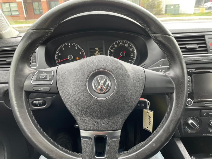 2012 Volkswagen Jetta Sedan 4dr Manual SE w/Convenience & Sunroof PZEV, available for sale in Manchester, Connecticut | Carsonmain LLC. Manchester, Connecticut 2012 Volkswagen Jetta Sedan 4dr Manual SE w/Convenience & Sunroof PZEV, available for sale in Manchester, Connecticut | Carsonmain LLC. Manchester, Connecticut