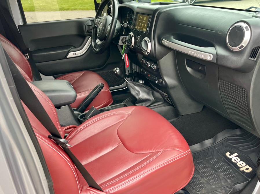 2015 Jeep Wrangler Unlimited 4WD 4dr Sahara, available for sale in South Windsor, Connecticut | Mike And Tony Auto Sales, Inc. South Windsor, Connecticut 2015 Jeep Wrangler Unlimited 4WD 4dr Sahara, available for sale in South Windsor, Connecticut | Mike And Tony Auto Sales, Inc. South Windsor, Connecticut