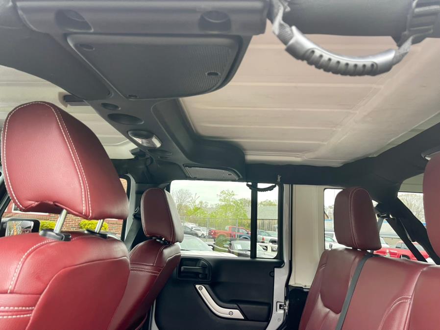 2015 Jeep Wrangler Unlimited 4WD 4dr Sahara, available for sale in South Windsor, Connecticut | Mike And Tony Auto Sales, Inc. South Windsor, Connecticut 2015 Jeep Wrangler Unlimited 4WD 4dr Sahara, available for sale in South Windsor, Connecticut | Mike And Tony Auto Sales, Inc. South Windsor, Connecticut