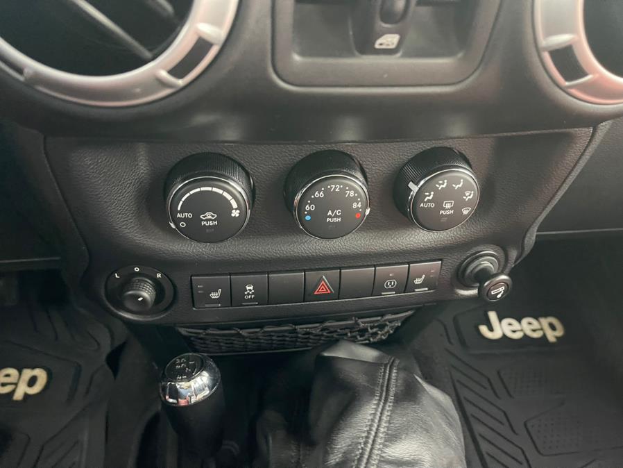 2015 Jeep Wrangler Unlimited 4WD 4dr Sahara, available for sale in South Windsor, Connecticut | Mike And Tony Auto Sales, Inc. South Windsor, Connecticut 2015 Jeep Wrangler Unlimited 4WD 4dr Sahara, available for sale in South Windsor, Connecticut | Mike And Tony Auto Sales, Inc. South Windsor, Connecticut