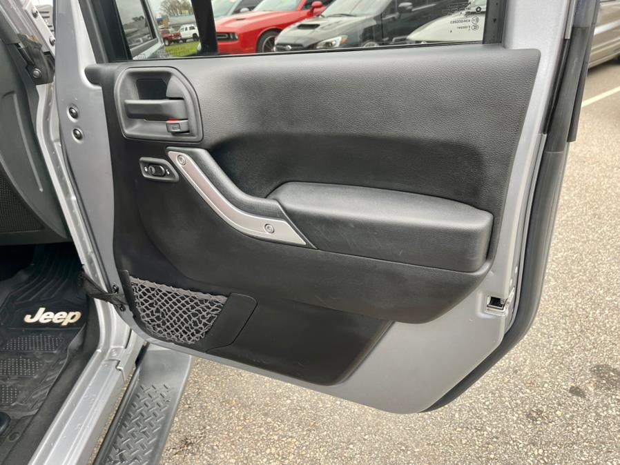 2015 Jeep Wrangler Unlimited 4WD 4dr Sahara, available for sale in South Windsor, Connecticut | Mike And Tony Auto Sales, Inc. South Windsor, Connecticut 2015 Jeep Wrangler Unlimited 4WD 4dr Sahara, available for sale in South Windsor, Connecticut | Mike And Tony Auto Sales, Inc. South Windsor, Connecticut
