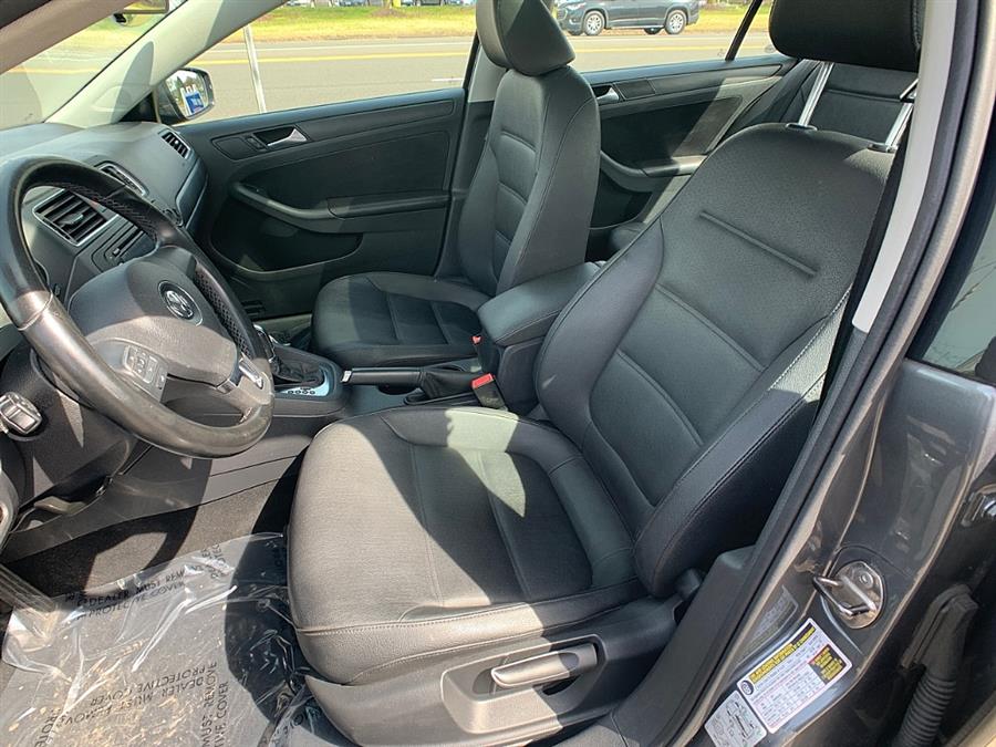 Used Volkswagen Jetta Sedan 4dr Auto SE w/Convenience & Sunroof PZEV 2012 | Smart Buy Auto Sales, LLC. Wallingford, Connecticut Used Volkswagen Jetta Sedan 4dr Auto SE w/Convenience & Sunroof PZEV 2012 | Smart Buy Auto Sales, LLC. Wallingford, Connecticut