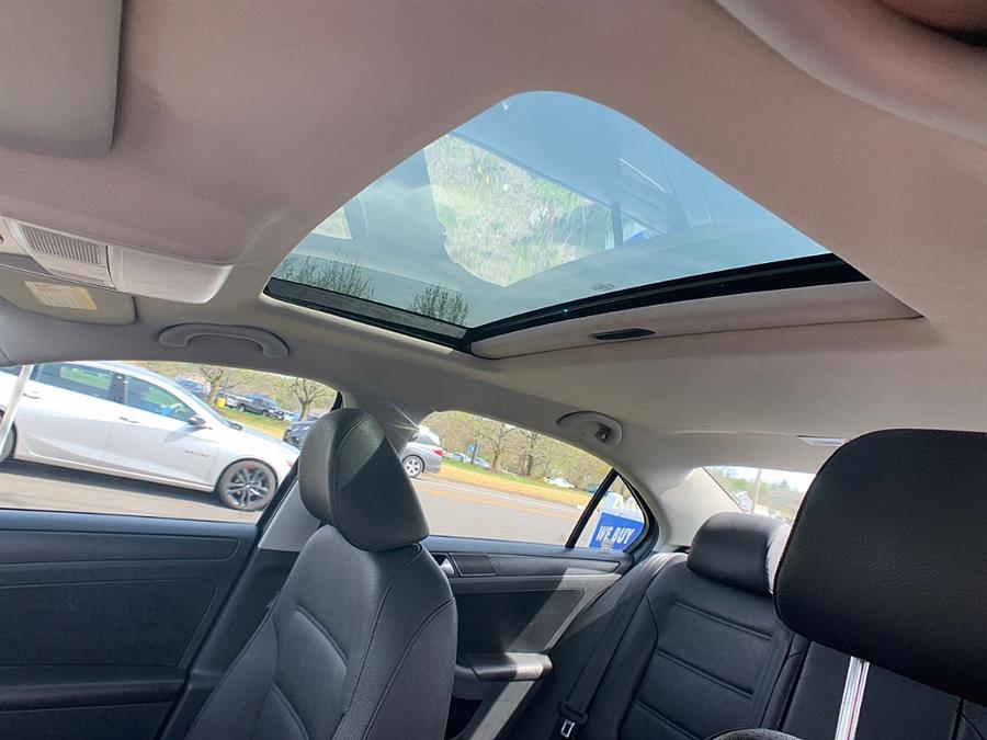 Used Volkswagen Jetta Sedan 4dr Auto SE w/Convenience & Sunroof PZEV 2012 | Smart Buy Auto Sales, LLC. Wallingford, Connecticut Used Volkswagen Jetta Sedan 4dr Auto SE w/Convenience & Sunroof PZEV 2012 | Smart Buy Auto Sales, LLC. Wallingford, Connecticut